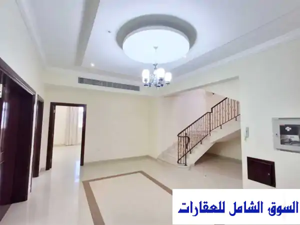 فيلا فاخرة للإيجار بمدينة خليفة أ، أبوظبي | 4 غرف نوم رئيسية + خادمة | حوش خاص ومساحة 5000 قدم²