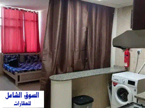 استوديو مفروش رائع للإيجار في النهدة الشارقة | من المالك مباشرة بدون عمولة | مطبخ منفصل ومكيف مركزي | متاح فوراً!