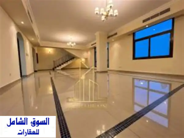 فيلا جميلة بحديقة للإيجار في سند BD.650/