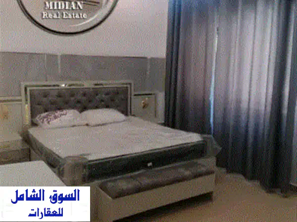 شقة أرضية مفروشة فاخرة للبيع بأم السماق 100م مع تراس | استثمار ذكي