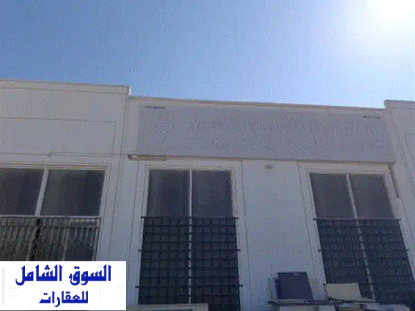 محلين مساحة المحل الواحد 3700 قدم، كهرباء 32 وات في...