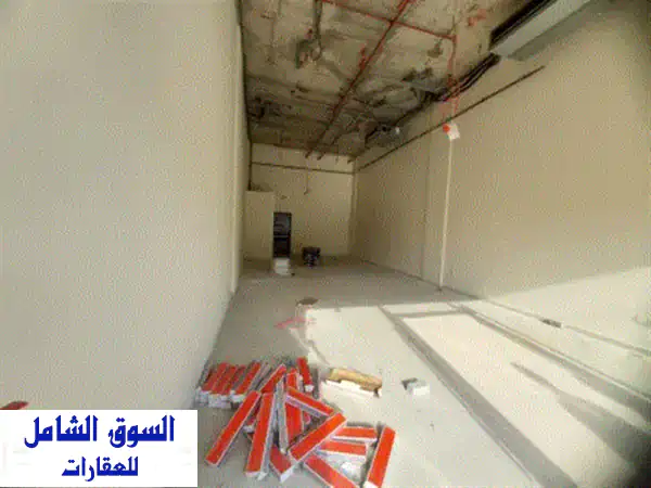فرصة ذهبية: شوروم مميز للإيجار السنوي بالصناعية 1 عجمان - موقع استراتيجي على شارع عمر بن الخطاب