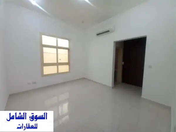 شقه للايجار بمدينه الرياض جنوب الشامخه مقابل الأسواق...