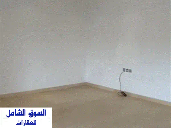 للإيجار للأجانب، فيلا في المسيلة مقابل طريق الفحيحيل مباشرة، مدخل ومخرج سهل، طابقين. الدور الأرضي: ...