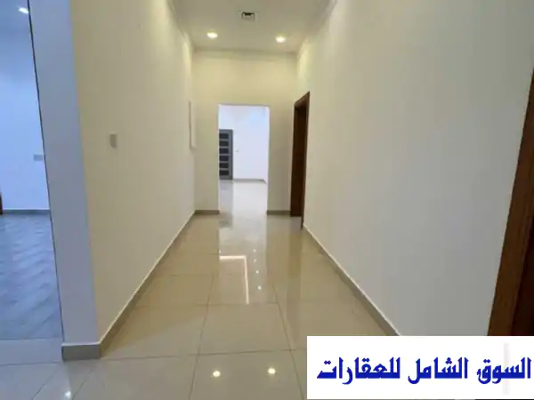 للايجار دور أرضي فاخر بأبوفطيرة | 5 غرف نوم، مدخل...