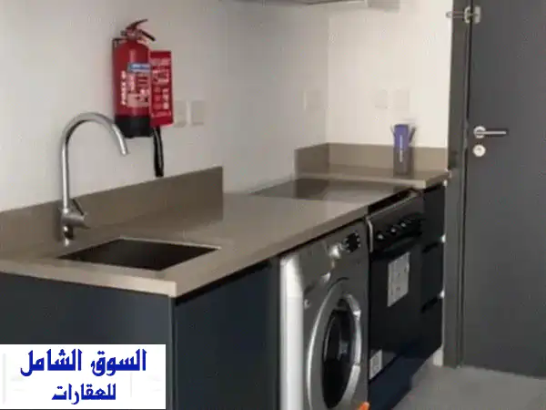 للبيع استوديو في الشارقة تقع في منطقة مويلح...