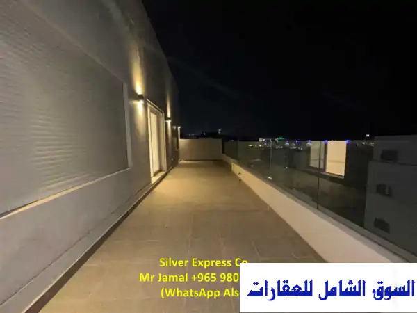 شقة على السطح من غرفتي نوم مطلة بالكامل البحر في الرميثية. للإيجار الرميثية حولي
