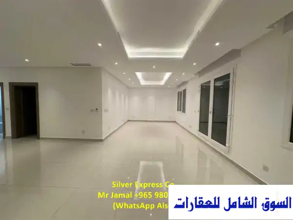 شقة على السطح من غرفتي نوم مطلة بالكامل البحر...