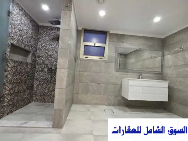 فيلا فاخرة للإيجار بالجابرية | 8 غرف نوم...