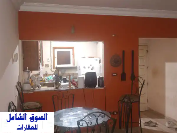 شقة ١٠٠ متر+٣٠ متر فرندا خارجية للبيع شارع راقي وحيوي المقطم