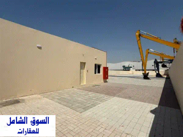 ساحة مفتوحة للإيجار في المنطقة الصناعية 13، الشارقة تقع الساحة في موقع متميز في المنطقة الصناعية ...