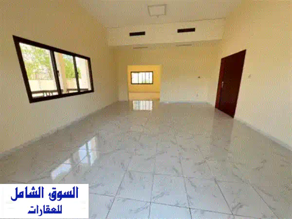 فيلا للإيجار السنوي في شرقان  الشارقة تضم 6 غرف نوم، غرفة خادمة كبيرة بحمام خاص، 7 حمامات، و5 ...