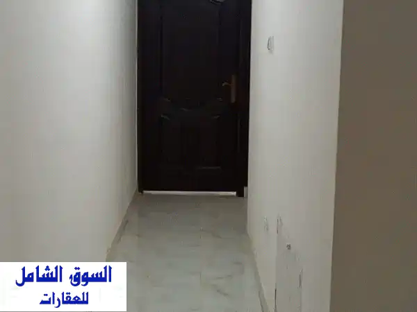 شقة جديدة للإيجار قرب مدارس البيت العتيق في جاوا...