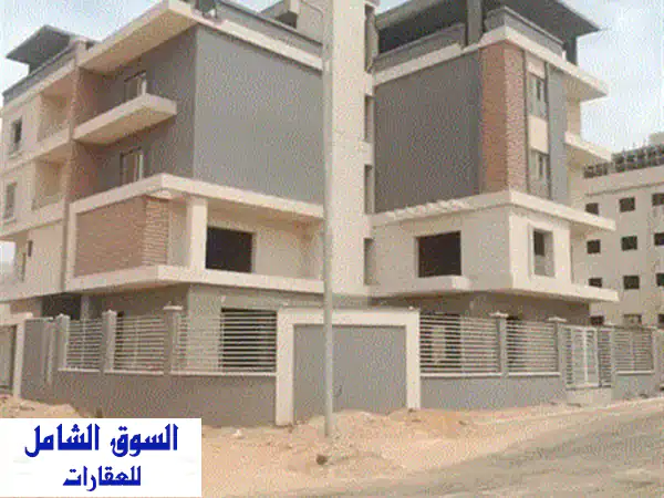 شقة استلام فوري للبيع 180 متر في بيت الوطن الحي الرابع التجمع الخامس beit al watan 5 th settlement new cairo 3