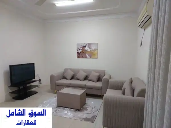 للإيجار شقة مفروشة في أم الحصم. تتكون من غرفتين...