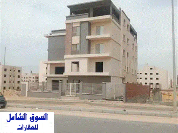 شقة استلام فوري للبيع 180 متر في بيت الوطن الحي الرابع التجمع الخامس beit al watan 5 th settlement new cairo 2