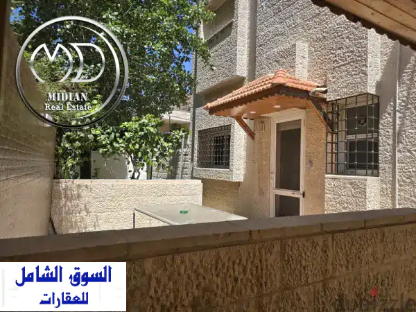 شبه فيلا طابقية فارغة للايجار الدوار السابع مساحة 400 م مع تراسات و حدا