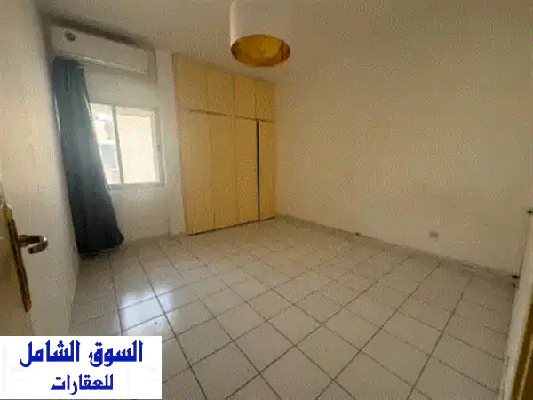 متاح الآن للإيجار السنوي في منطقة شرقان  الشارقة. فيلا ممتازة مكونة من 4 غرف، 3 حمامات، صالة ...