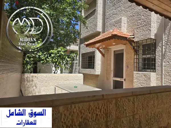 شبه فيلا طابقية فارغة للايجار الدوار السابع مساحة 400...