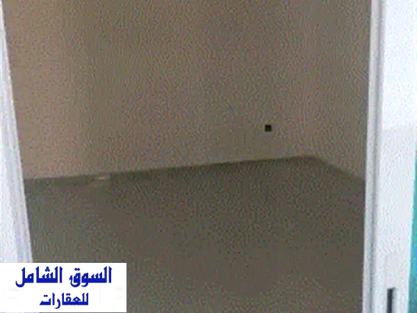 غرفة وصالة للبيع في أبراج اللؤلؤة  عجمان. المساحة 905 قدم. اطلالة مباشرة على شارع خليفة. موقف ...
