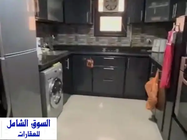 شقه للبيع علي شارع الخمسين الرئيسي مباشرة _ حي الواحة مدينة نصر Code T422
