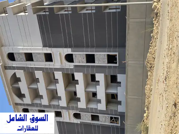 شقة مساحة 145 م للبيع في كمبوند الابراج  بالتجمع...