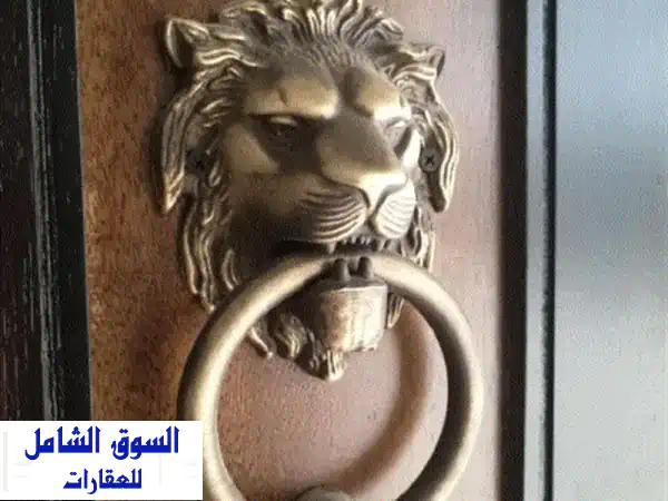 دوبلكس فاخر وجديد للإيجار في عشقوت: غرفتي نوم، حديقة وتراس خاص!