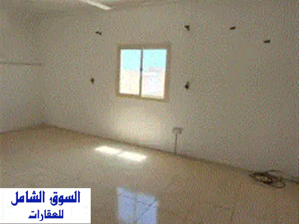 شقة للإيجار في جرداب: غرفة، حمام، مطبخ، صالة كبيرة. السعر 150 دينار بحريني.