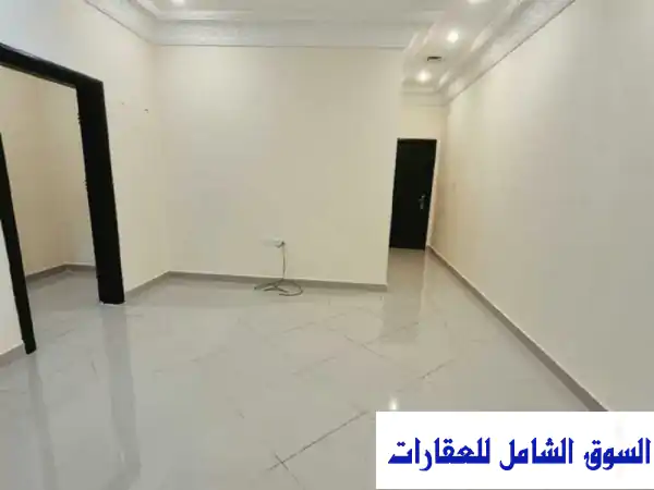 للإيجار شقة بالصديق تتكون من 3 غرف منهم غرفة ماستر...