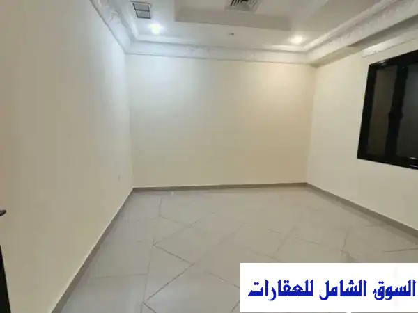 للإيجار شقة بالصديق تتكون من 3 غرف منهم غرفة ماستر في الصديق حولي