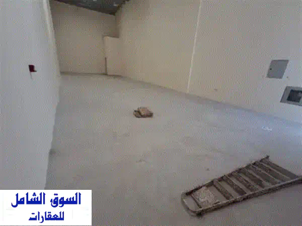 فرصة ذهبية! مستودع جديد كلياً للإيجار السنوي في الجرف الصناعية | 2000 قدم مربع | عجمان