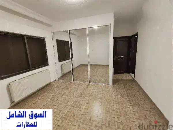 شقة طابق ثالث مع روف فاخرة 341 م في اجمل مناطق ام اذينة مجددة بالكامل