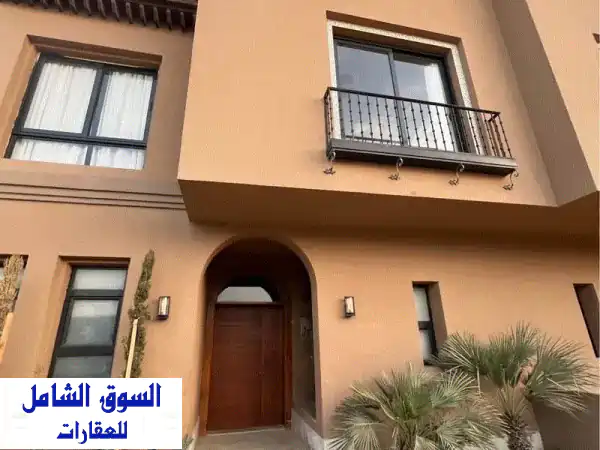 فيلا توين للبيع خلف رويال سيتي في كمبوند فيلدج ويست...