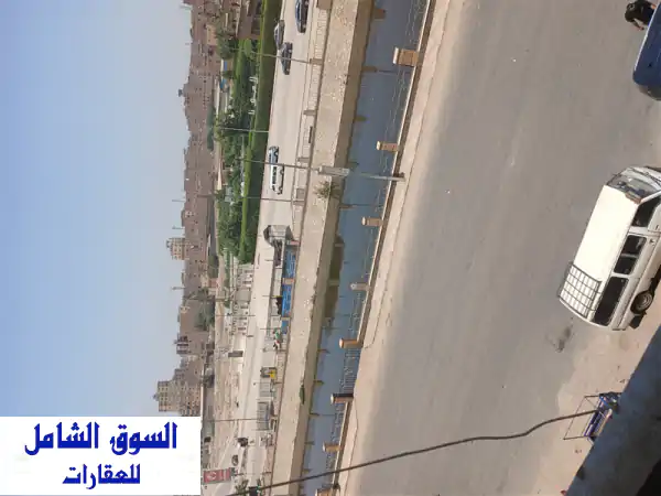 دوبلكس للبيع بموقع حيوي جدا طريق سقاره السياحي الرئيسي