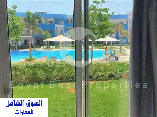 بأقل مقدم علي اطول فتره شاليه غرفتين للبيع متشطب بالتكييفات علي اللاجون في فوكا باي  الساحل الشمالي