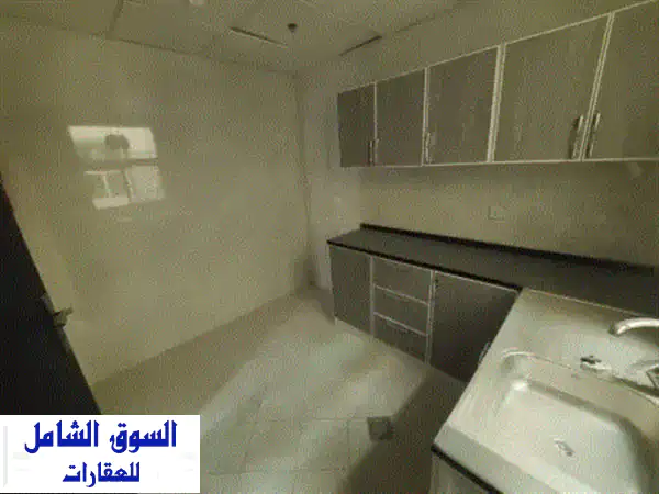 مكتب للإيجار السنوي  الجرف 3، عجمان تفاصيل المكتب غرفة صالة مطبخ حمام مساحة ممتازة جدا موقع ...