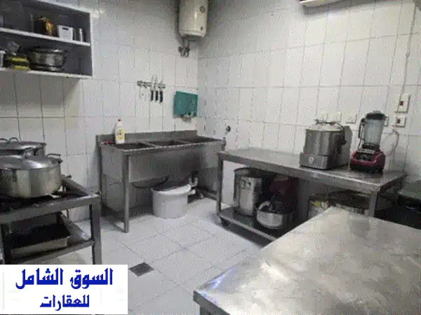 فرصة استثمارية ذهبية: مطعم بيتزا وشاورما متكامل للتقبيل بقلب حي بني مالك (شارع الأربعين، جدة)
