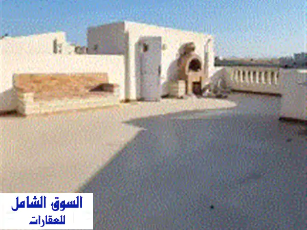 فرصة استثنائية: شاليه للبيع برووف خاص ومفروش بالكامل بقرية مصر الجديدة، الساحل الشمالي - على البحر مباشرة وفي ميني كمبوند خاص!