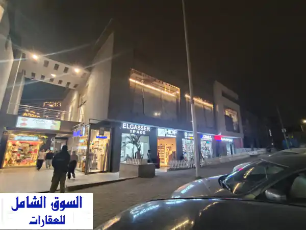 محل تجاري للبيع 35م بمول The Market محور جمال عبد الناصر...