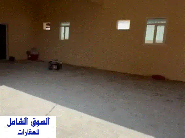 للإيجار  أرض صناعية مع ورشة جديدة عقار صناعي متوفر للإيجار يتكون من أرض صناعية واسعة مع مبنى. ...