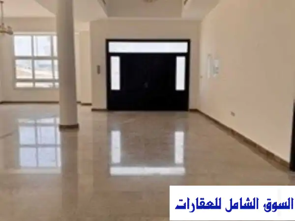 فيلا فاخرة للإيجار بأبوظبي: 9 غرف ماستر بمدينة الرياض...