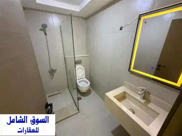شقة للايجار كورنيش عجمان: غرفتين وصالة أول ساكن | إطلالة بحرية ساحرة