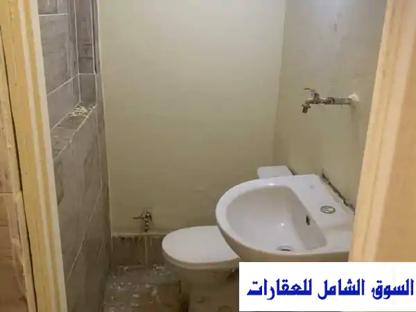 فرصة استثمارية لا تُعوض: محل 51م للإيجار بالهضبة الوسطى المقطم - موقع حيوي أمام الجبل مباشرة!