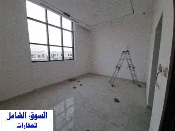 فيلا فخمة جديدة للبيع في الحوشي، الشارقة | 4 غرف ماستر...