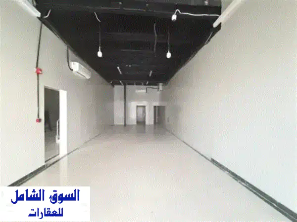 فرصة استثنائية: مستودع جديد للإيجار السنوي بالشارقة...