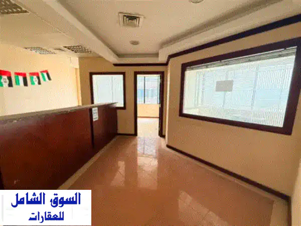 مكتب تجاري للإيجار السنوي  المجاز 1، كورنيش الشارقة مكتب بموقع استراتيجي مميز على كورنيش المجاز، ...