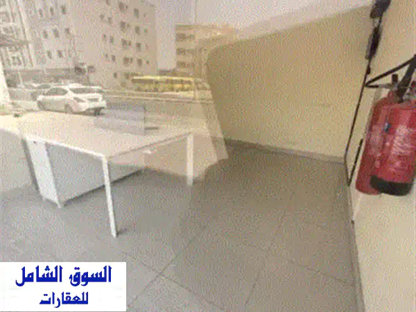 فرصة ذهبية: محل تجاري للإيجار السنوي بليوارة 2 | موقع حيوي 300 قدم مربع بسعر لا يُصدق!