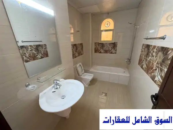 فيلا 5 غرف ماستر بجوار المسجد قرب شارع محمد بن زايد للإيجار في المويهات عجمان