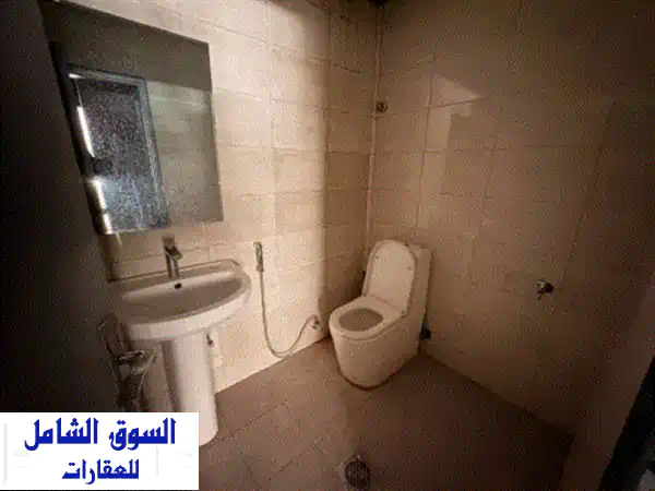 معرض للإيجار في الصناعية 4 على شارع رئيسي مباشر. فرصة مميزة لاستئجار معرض بمواصفات عالية في ...