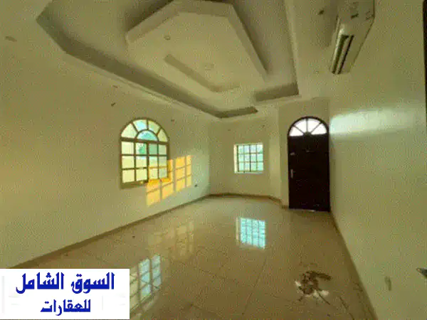 فيلا للبيع بسعر مميز في منطقة الروضة 1، عجمان، قريبة من الشارع الرئيسي. المساحة 4550 قدمًا مربعًا، ...